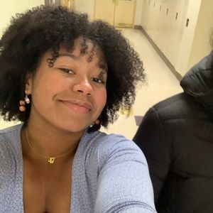 Meet your Posher, Adrionna